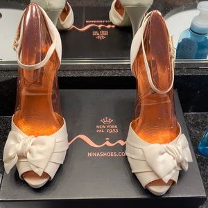 Nina Electra Ivy Lusters